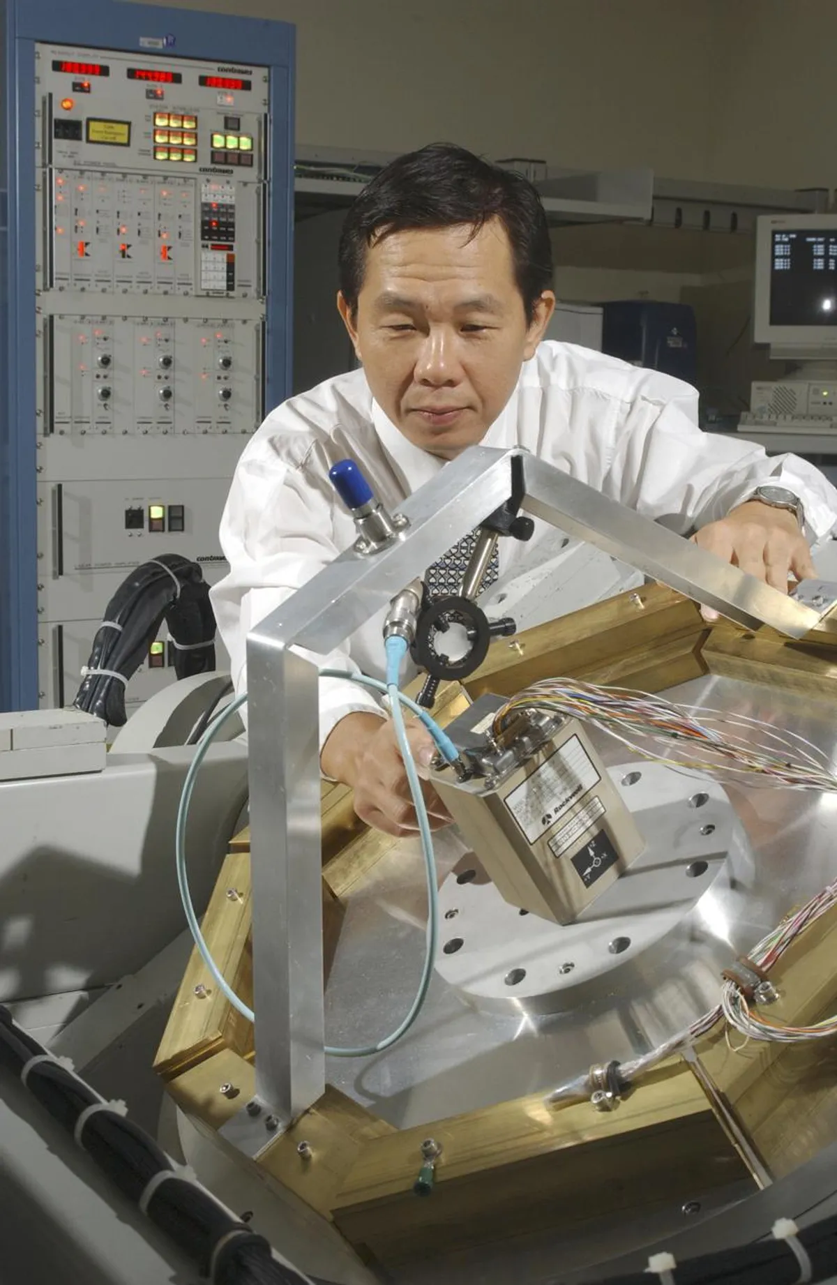 GNSS測位ビジネス2026: GPS/Galileo/BeiDou/みちびき — 4大システム比較と産業応用